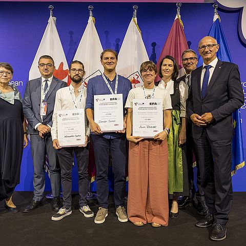 Gruppenbild der GewinnerInnen des letztjährigen Euregio-JungforscherInnenpreises.