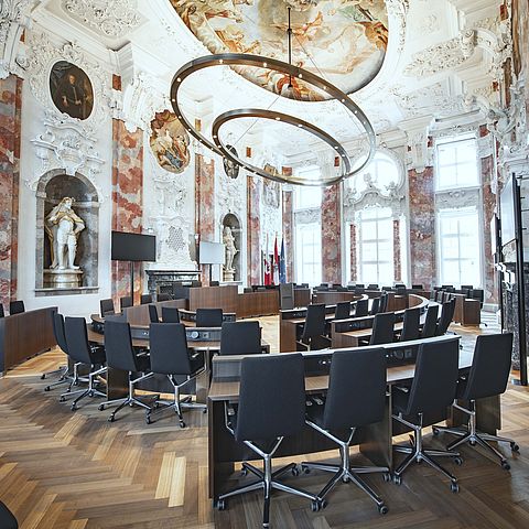 Die Auftaktsitzung der XVIII. Gesetzgebungsperiode findet im barocken Sitzungssaal statt.