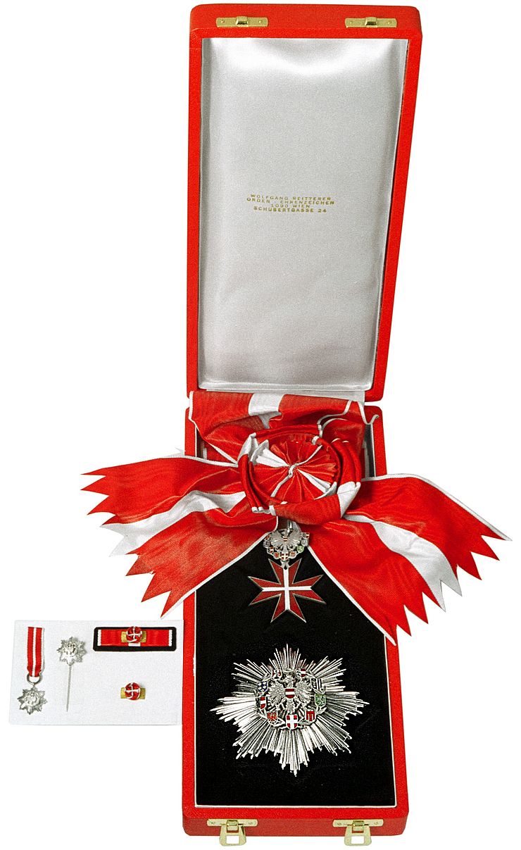 Großes Silbernes Ehrenzeichen am Bande für die Verdienste um die Republik Österreich
