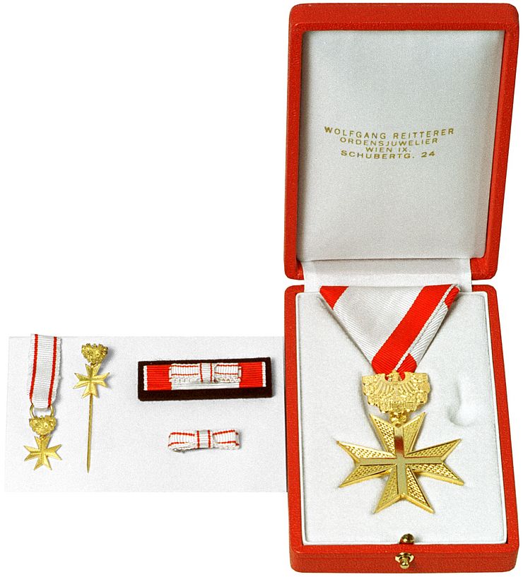 Goldenes Verdienstzeichen für Verdienste um die Republik Österreich