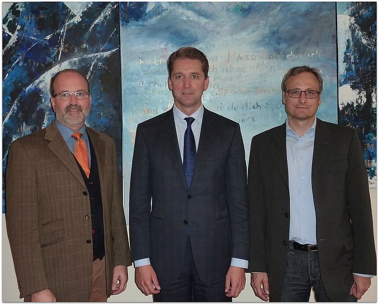 Im Bild (von links): Gemeinderevisor Atzl, Bürgermeister Wittlinger, Bezirkshauptmann Dr. Bidner