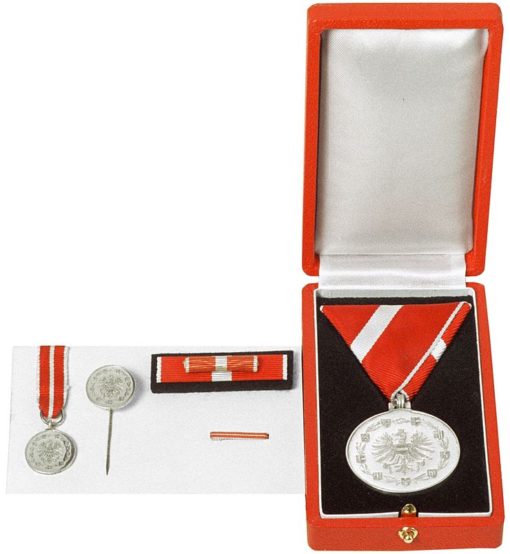 Silberne Medaille für Verdienste um die Republik Österreich