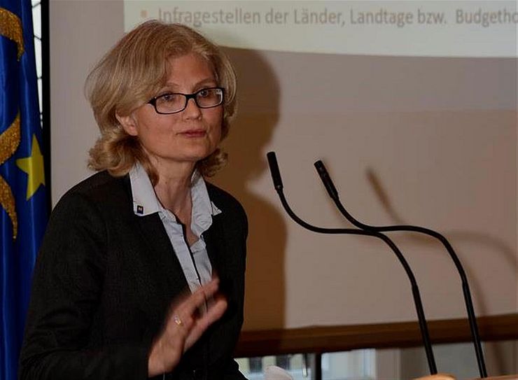 Edith Goldeband (Direktorin des LRH Niederösterreich)