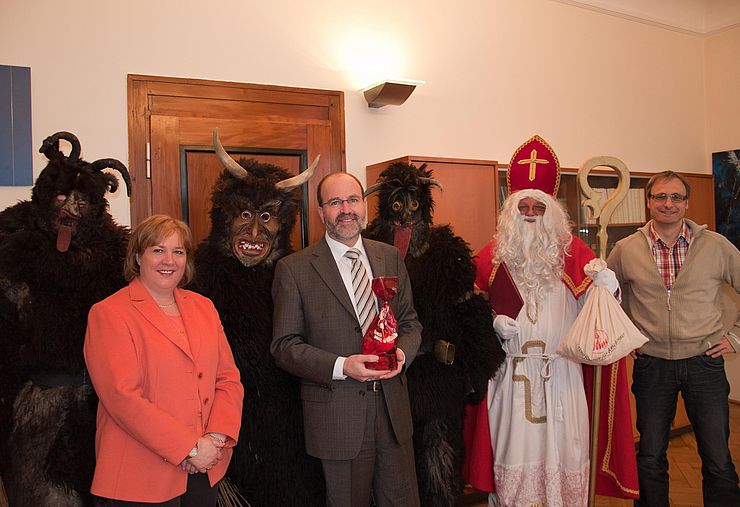 Besuch vom Heiligen Nikolaus mit seinen finsterern Gesellen in der BH Kufstein