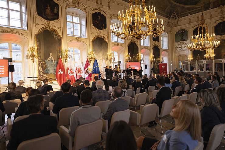 Der Festakt zu 10 Jahren EVTZ Euregio fand in der Innsbrucker Hofburg statt.