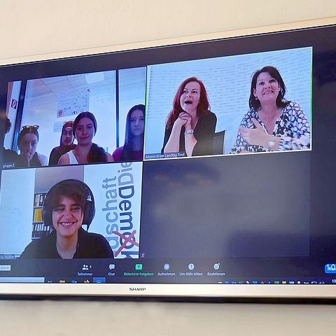 Bildschirm mit den TeilnehmerInnen des virtuellen Workshops