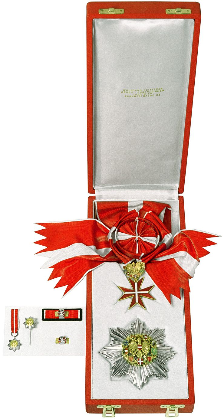 Großes Goldenes Ehrenzeichen am Bande für die Verdienste um die Republik Österreich