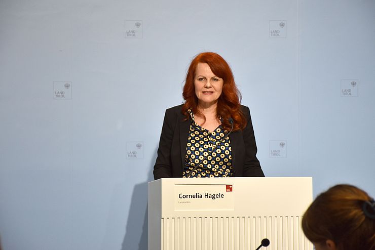 Bild von Landesrätin Cornelia Hagele bei der Pressekonferenz