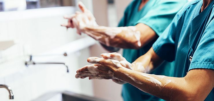Hände waschen in der Klinik