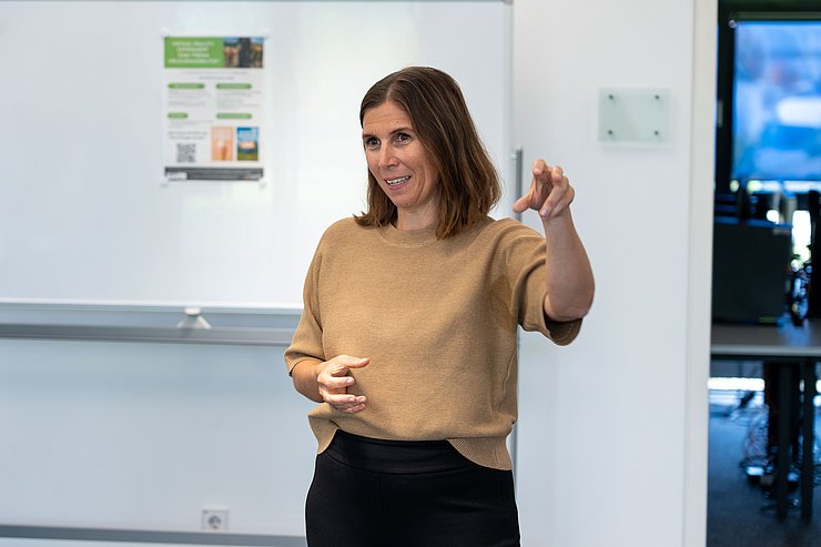 Seit Juni 2025 ist Ursula Scholl-Grissemann, die das DiVOMO-Projekt leitet, Inhaberin der BMIMI-Stiftungsprofessur „Aktive Mobilität: Bewegung in Freizeit und Alltag“.