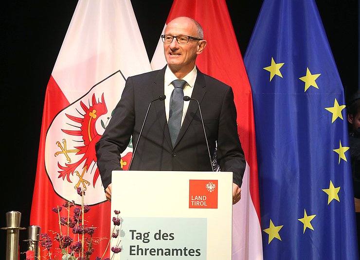 Foto von LH Mattle bei einer Rede am Tag des Ehrenamtes