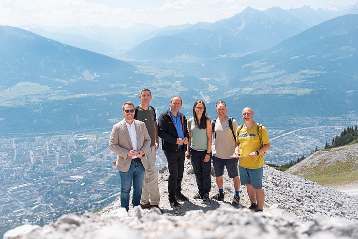 Gruppenfoto vor Panorama