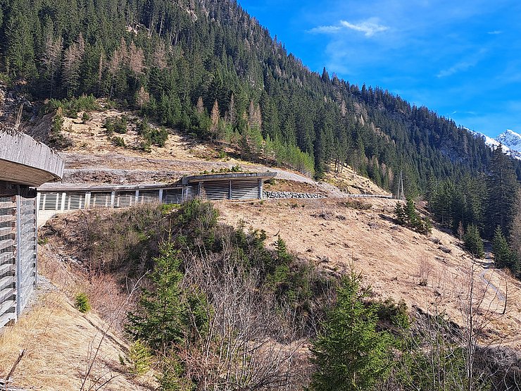 Foto der Hahnlestalgalerie, Blick taleinwärts Richtung Kaisers