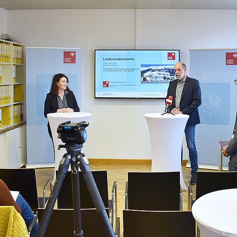 LHStvin Ingrid Felipe und CTUA-Leiter Manfred Recheis bei der Pressekonferenz in der CTUA