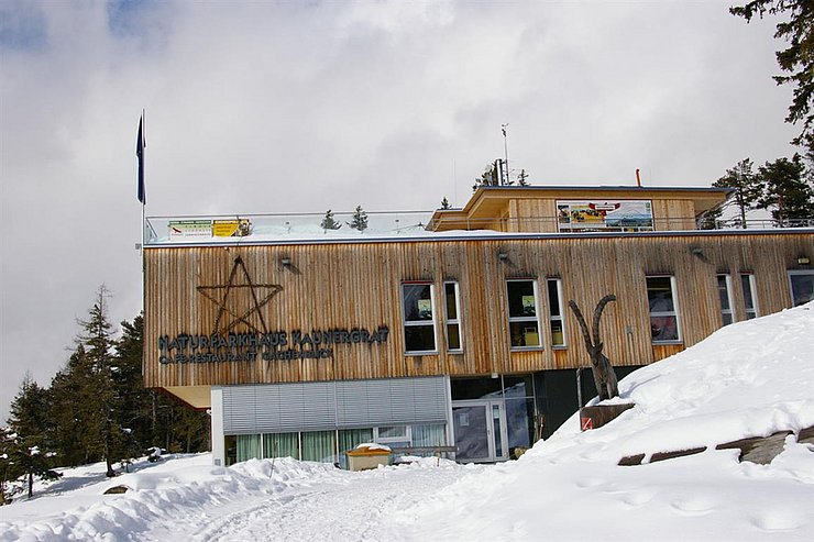 Außenansicht des "Naturparkhaus Kaunertal" in "Fliess"