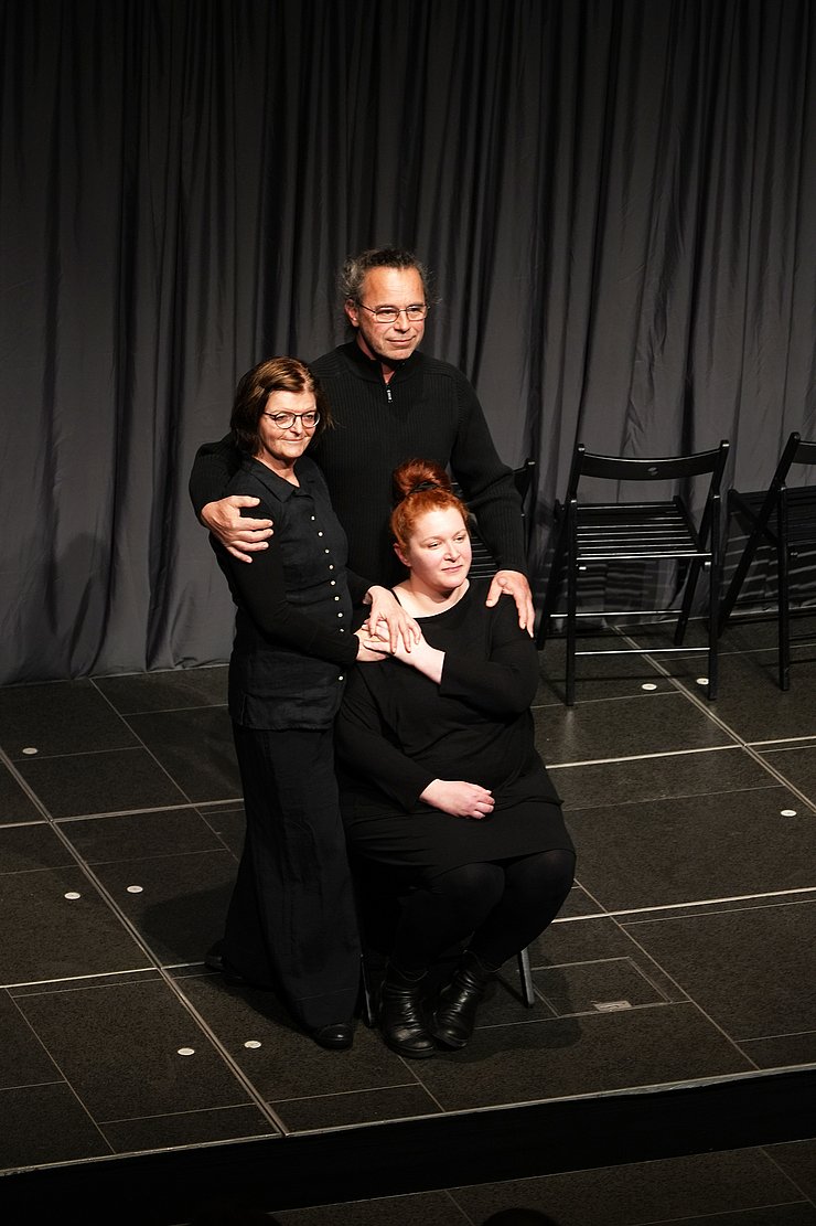Auch Leokadia Justman war Teil der Theaterperformance – im Bild wird sie mit ihrem Vater Jakob und ihrer Mutter Sofia Justman dargestellt.