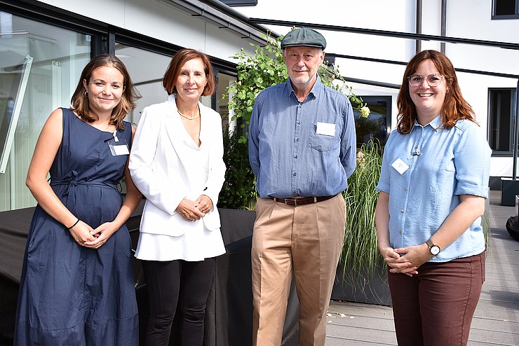 Soziallandesrätin Gabriele Fischer mit dem Organisationsteam der Sommerakademie von li. Caro Pircher, Asylkoordinator Herbert Langthaler und Kathrin Heis von der Plattform Asyl.