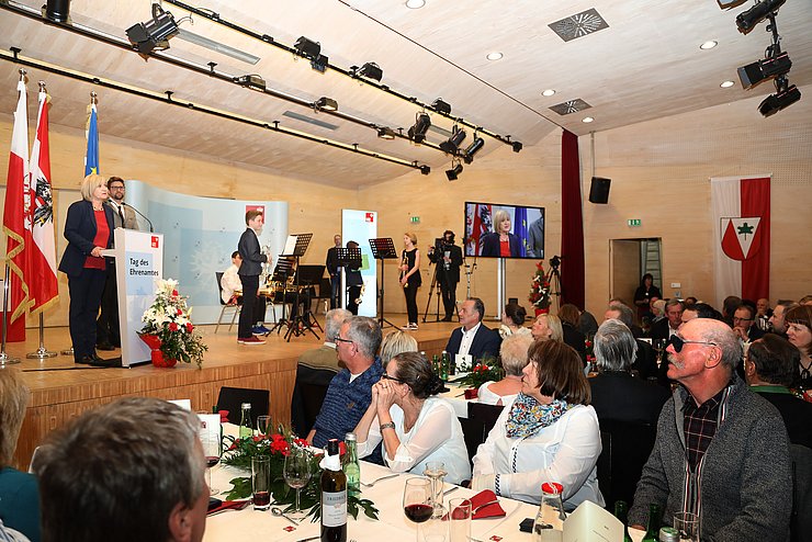 Landesrätin Beate Palfrader dankte Ehrenamtlichen im Bezirk Lienz für ihren Einsatz.