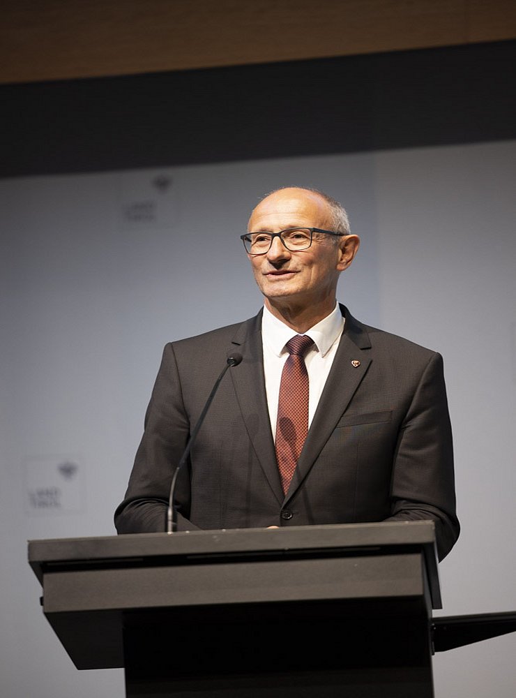 © Land Tirol / Mario Webhofer Festakt Verleihung Tiroler Sportehrenzeichen 24. September 2024 - Ansprache LH Anton Mattle