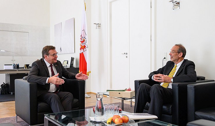 LH Günther Platter im Austausch mit Bildungsminister Heinz Faßmann über aktuelle Bildungsfragen und die  Coronavirus-Situation.