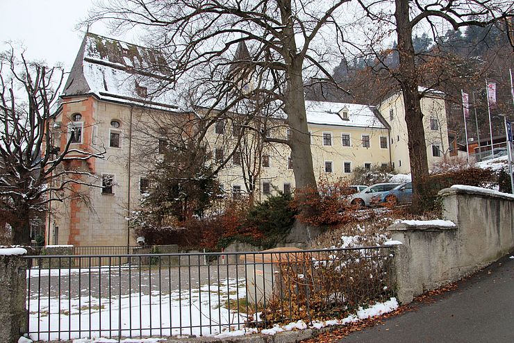 Außenansicht des "Museums Weiherburg" in Innsbruck.