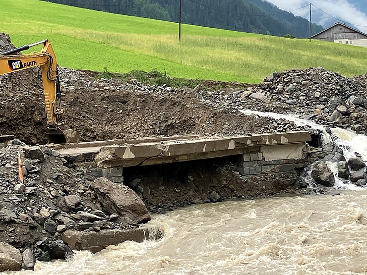 © Land Tirol Foto zerstörte Brücke