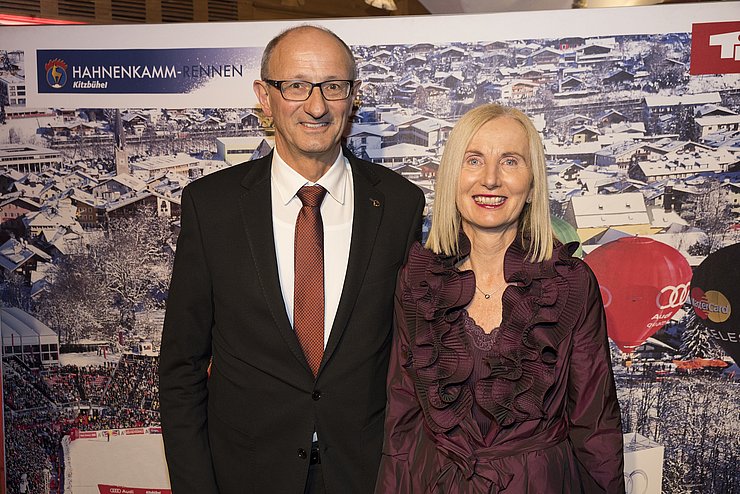 LH Anton Mattle mit Roswitha Stadlober, Präsidentin des Österreichischen Skiverbands