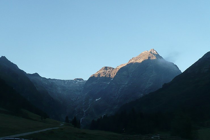 Imposant und majestätisch präsentiert sich der Lüsener Fernerkogel. Für einen sicheren Aufstieg wird der Weg neu angelegt. 