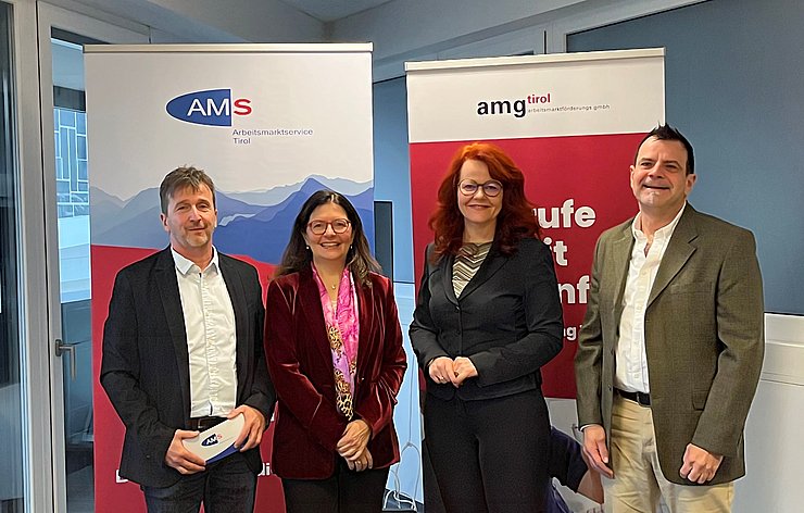 v.l. Bernhard Pichler (Leitung Service für Unternehmen, AMS Tirol), Bernadette Kendlbacher (Geschäftsführerin amg-tirol), LRin Cornelia Hagele, Markus Moosbrugger (Fachreferent Pflegestiftung).