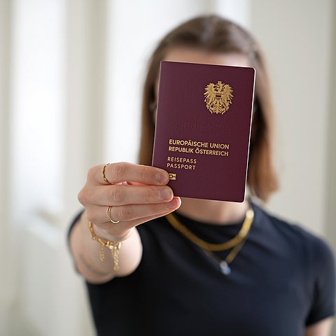 � Land Tirol/Schallhart Sommerreisen im Blick: Gültigkeit von Reisedokumenten prüfen