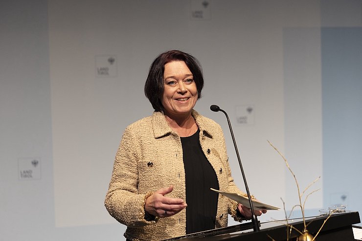 LTPin Ledl-Rossmann: „Die heute verliehenen Bundesauszeichnungen stehen für das unermüdliche Bestreben, unser Land voranzubringen und sich für die Tirolerinnen und Tiroler einzusetzen.“