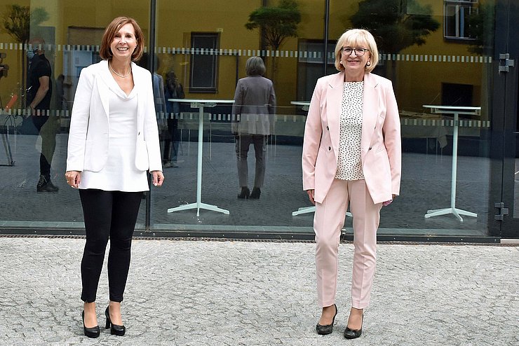 Gabriele Fischer und Beate Palfrader