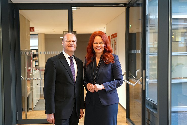 Neuer Direktor des TLK und LRin Hagele