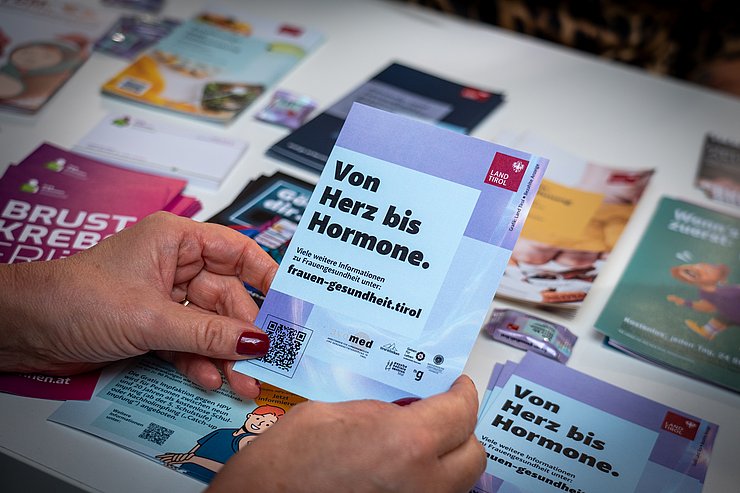 © Land Tirol/Neuner Broschüre zur Frauengesundheitsstraße