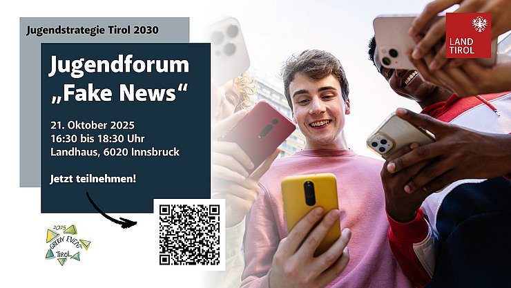 Mehrere Jugendliche schauen auf ihr Handy