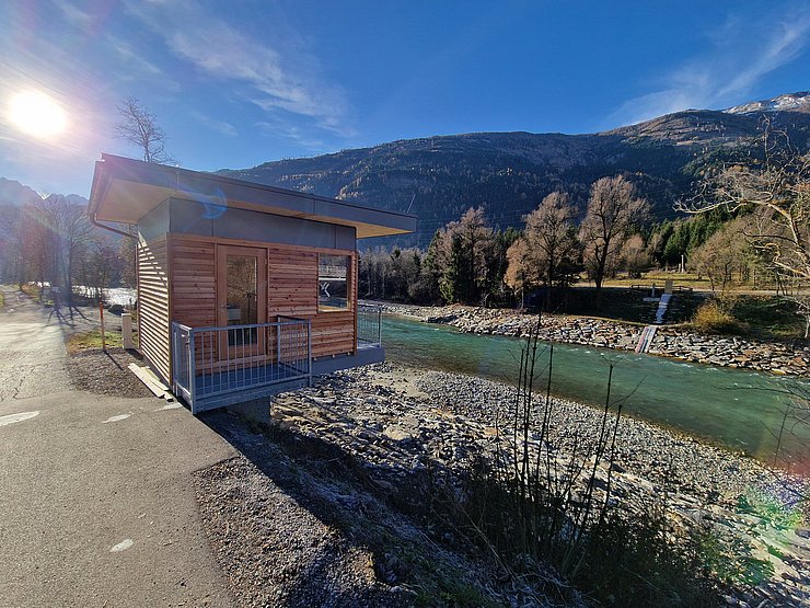 © Land Tirol Die Messstation an der Isel erfasst neben den üblichen Parametern wie Wasserstand und Wassertemperatur zukünftig auch den Geschiebetransport.