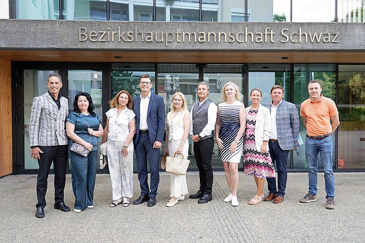 Gruppenfoto: Delegation der Ukraine mit BH Michael Brandl