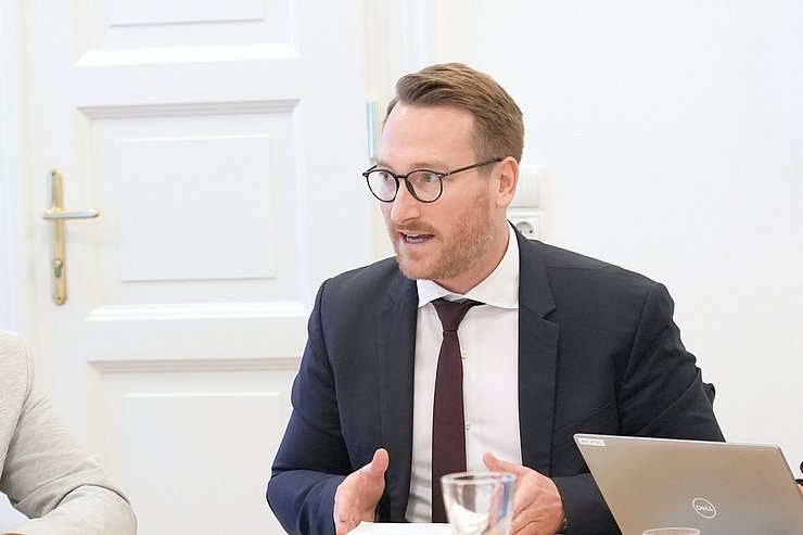 Wohlgemuth sprechend