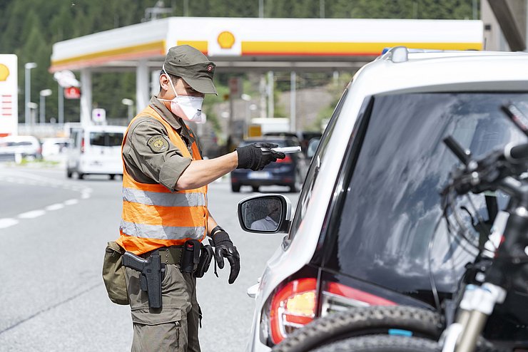 Seit heute, 14 Uhr, haben verstärkte gesundheitspolizeiliche Kontrollen im Grenzbereich Brenner begonnen.