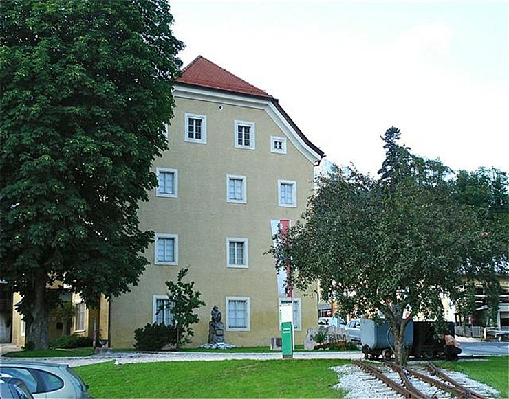 Außenansicht des "Jenbacher Museums" in "Jenbach"