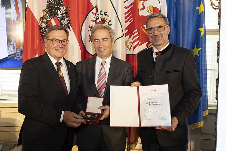Auch Günter Weiss erhielt das Verdienstkreuz – für die Verdienste um das Gesundheitswesen in Tirol, insbesondere um die Bewältigung der Covid-Pandemie. 