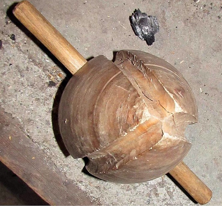 Sogenannter "Ochs" (= Werkzeug zum Seilen) im "Heimatmuseum Oberbichl" in Prägraten.