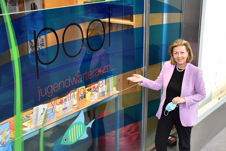 LRin Zoller-Frischauf:  „Der Jugendwarteraum am Innsbrucker Hauptbahnhof ist ab Montag, 18. Mai, wieder für pendelnde junge Menschen geöffnet."
