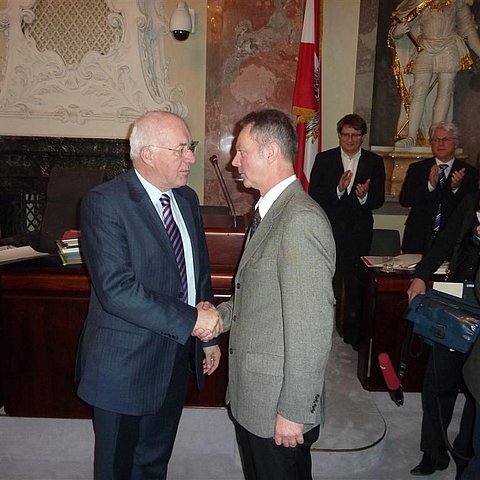 Landtagspräsident Herwig van Staa lobt Reinhard Krismer als neuen Rechnungshofdirektor an