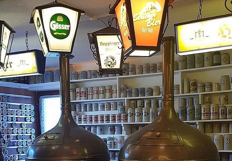 Blick in einen Ausstellungsraum des "Biermuseums in Timls".