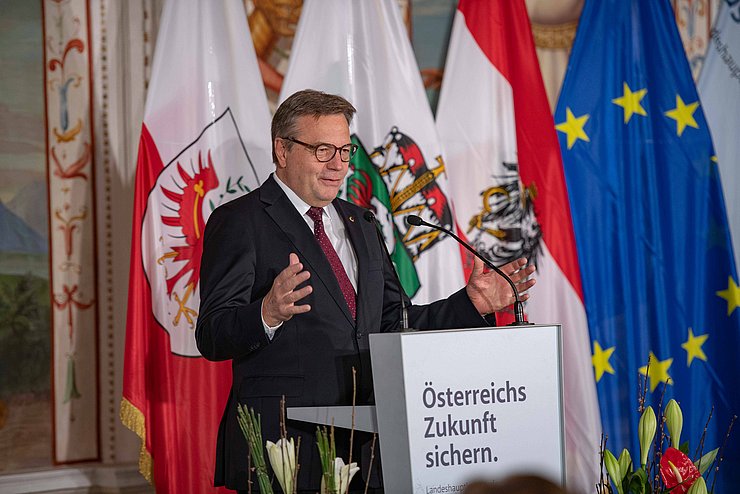 LH Platter bei seiner Ansprache auf Schloss Ambras.