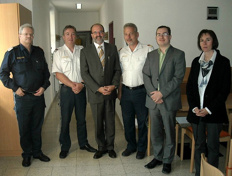 Chefinspektor Christian Lackstätter, Gruppeninspektor Raimund Feher, Bezirkshauptmann Dr. Christian Bidner, Oberstleutnant Erich Lettenbichler, Dr. Thomas Föger, Dr. Claudia Huber-Wurzenrainer (Foto: Balthasar Rauter)