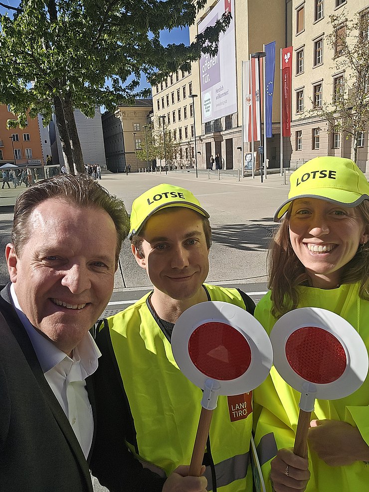 Zumtobel und zwei Personen