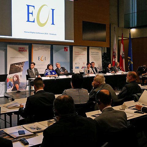 Die Menschenrechtskonferenz fand im Großen Saal des Innsbrucker Landhauses statt.
