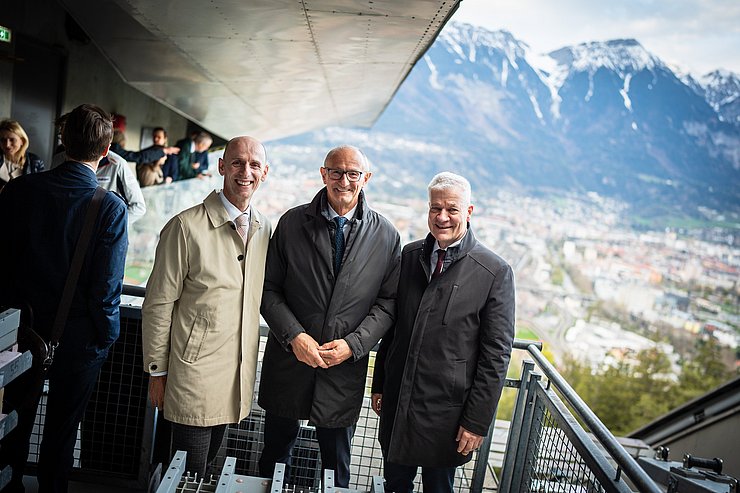 © Land Tirol/Fitsch Gruppenfoto am Bergisel